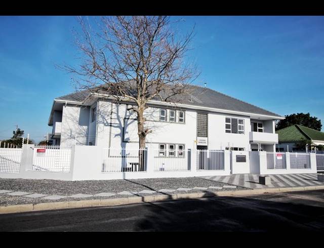 2 BEDROOM PROPERTY TO RENT IN SOUTHFIELD